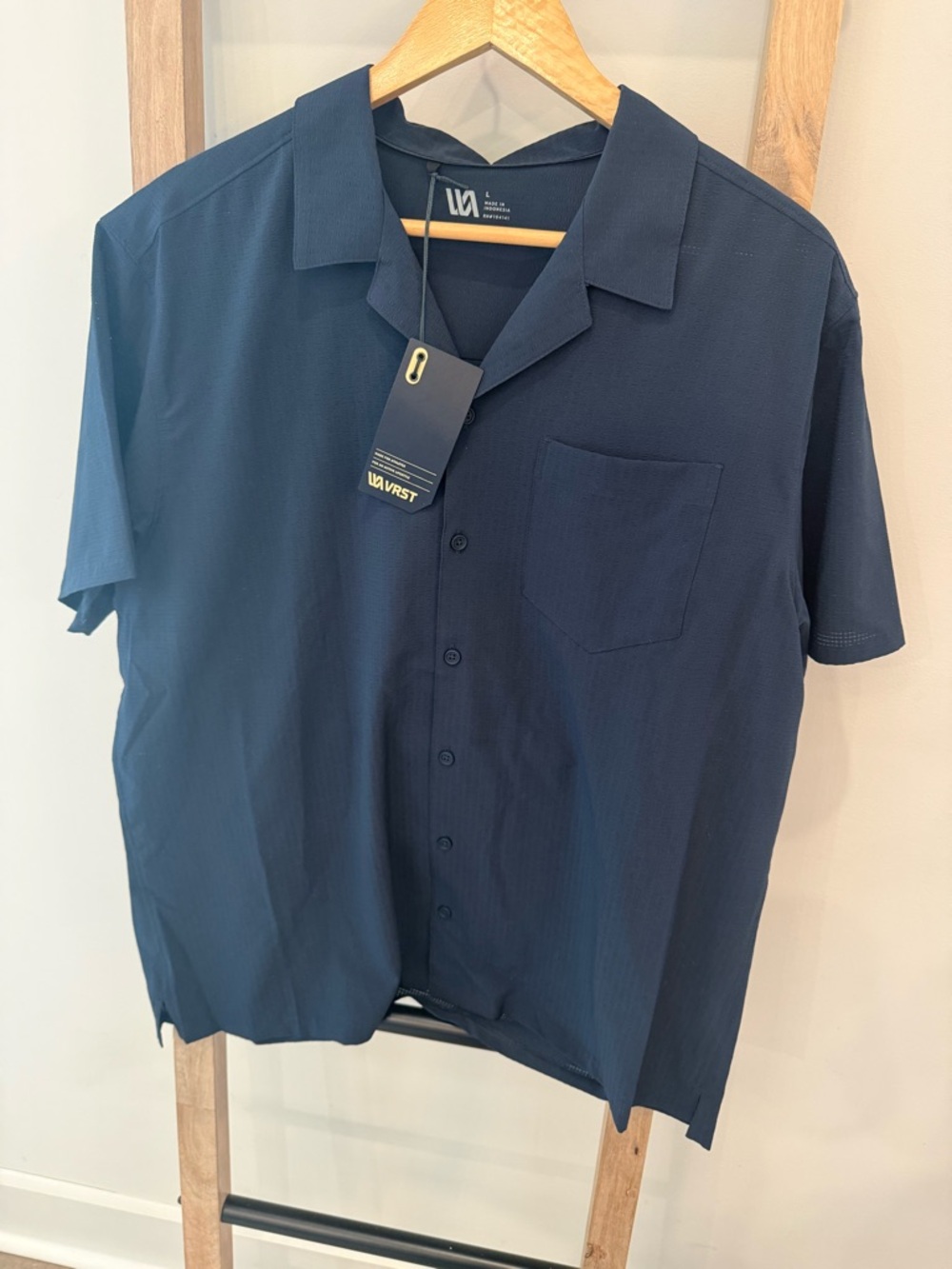 Vrst NWT Navy Short-Sleeve Button-Down Resort Shirt